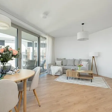 Stunning Seaview Retreat For 4 In Apartmán Pobierowo