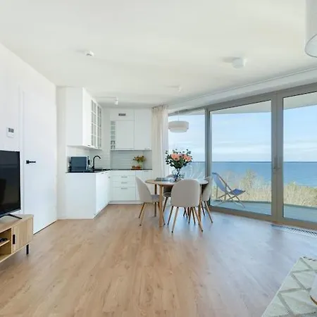Stunning Seaview Retreat For 4 In Apartmán
