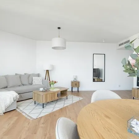 Stunning Seaview Retreat For 4 In Pobierowo