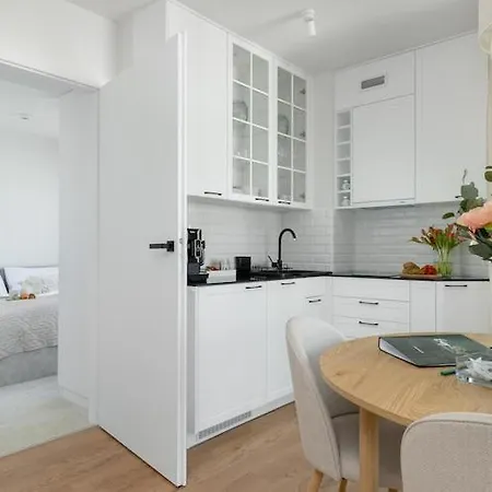 Stunning Seaview Retreat For 4 In