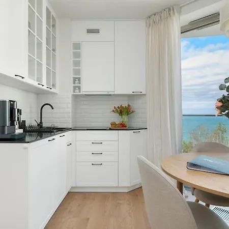 Apartment Stunning Seaview Retreat For 4 In
