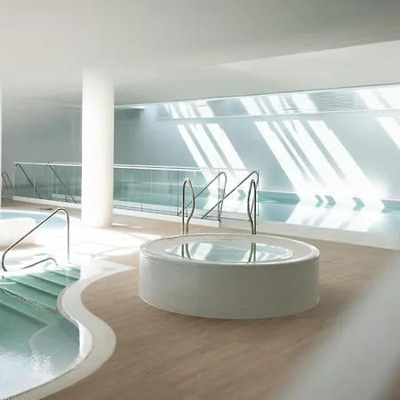 Stunning Seaview Retreat For 4 In Apartmán